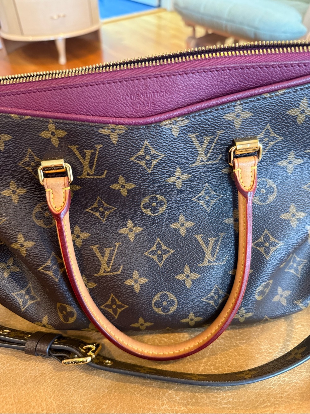 100% Authentic Louis Vuitton Monogram Pallas Aurore - Picture 3 of 6